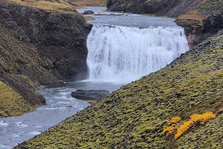 Private Golden Circle Tour from Reykjavik — Thingvellir, Geysir & Gullfoss in a Day photo 3