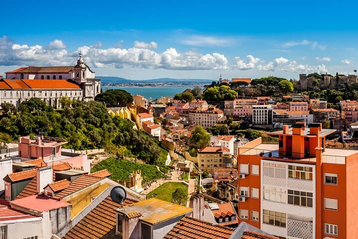 Lisbon E‑Bike Adventure: Seven Hills Miradouros & Tagus Views