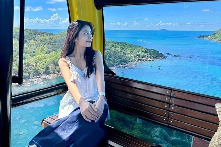 Phu Quoc 3-Island Speedboat Tour with Hon Thom Cable Car and Seafood Buffet