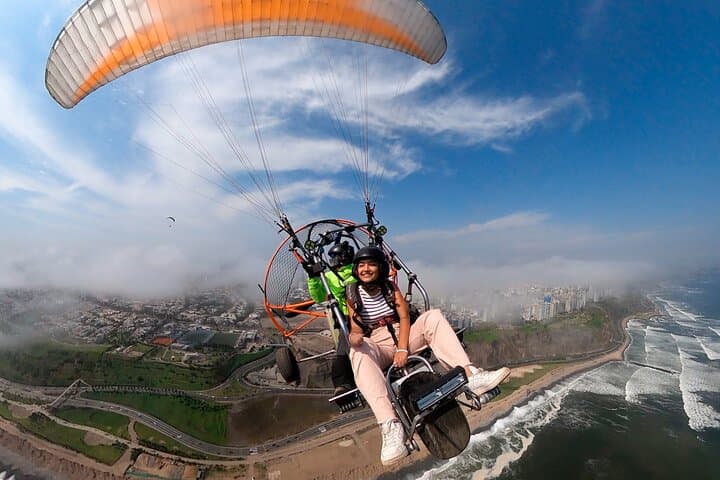 Paratrike Flight Over Costa Verde: Paragliding Tours in Lima, Peru