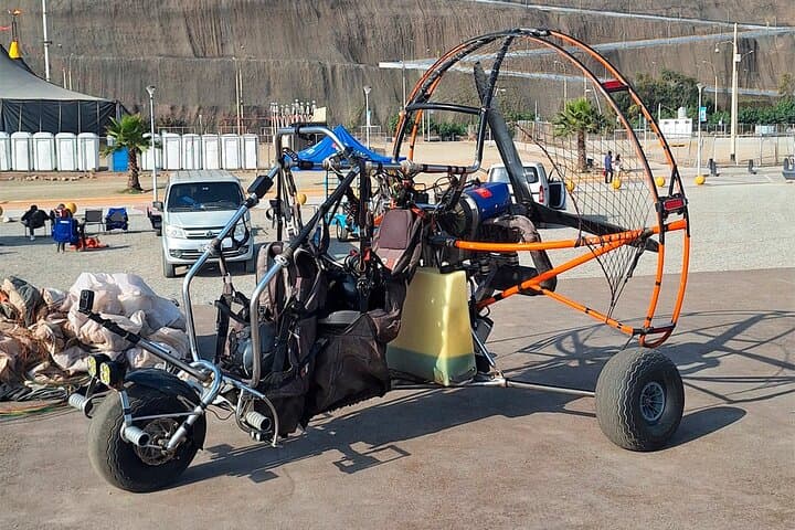 Paratrike Flight Over Costa Verde: Paragliding Tours in Lima, Peru photo 6