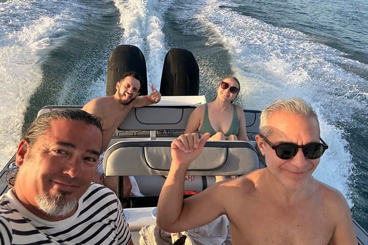 Biscayne Bay Full-Day Boat Charter on the Formula Thunderbird photo 5