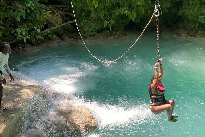 Ride the Shoreline to Dunn's River: Jamaican Horseback & Falls Combo photo 5