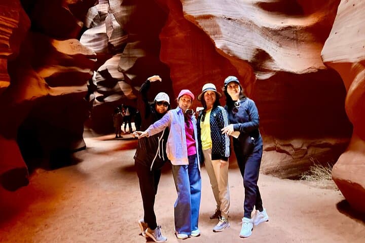 Antelope Canyon & Horseshoe Bend Day Tour from Las Vegas with Lunch and WiFi photo 3