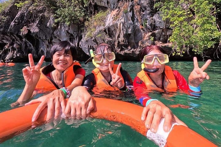 Trang Emerald Cave and Kradan Island Longtail Boat Tour — Emerald Lagoon & Snorkeling photo 2
