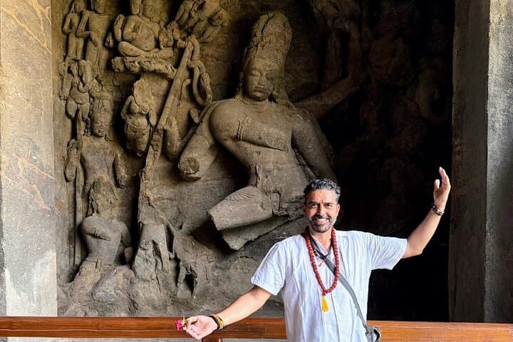 Mumbai Full-Day Sightseeing and Elephanta Caves Tour — Gateway, Caves & Harbour Views photo 2