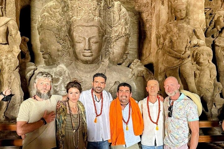 Mumbai Full-Day Sightseeing and Elephanta Caves Tour — Gateway, Caves & Harbour Views photo 3