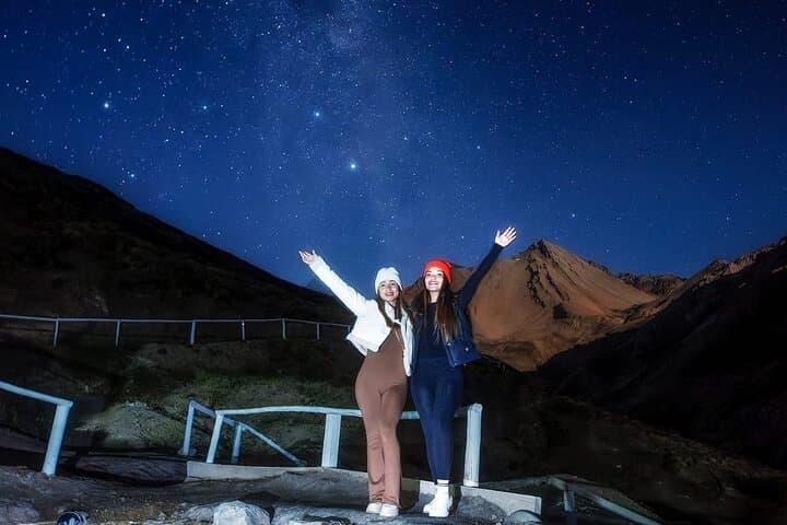 Cajón del Maipo Volcanic Hot Springs Stargazing Night Tour from Santiago