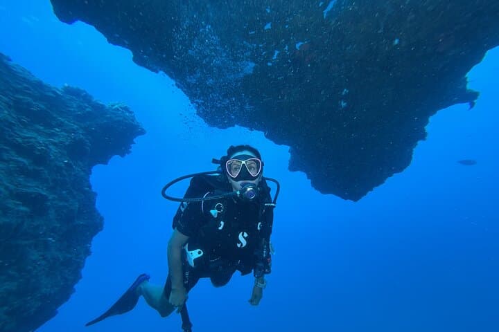 Two-Tank Shallow Reef Dives Off Wai'anae: Explore Oahu’s West-Side Marine Life photo 2