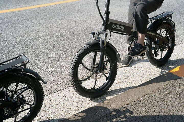 Electric Bike Tour Tokyo: 3-Hour Shibuya & Shinjuku Highlights photo 6