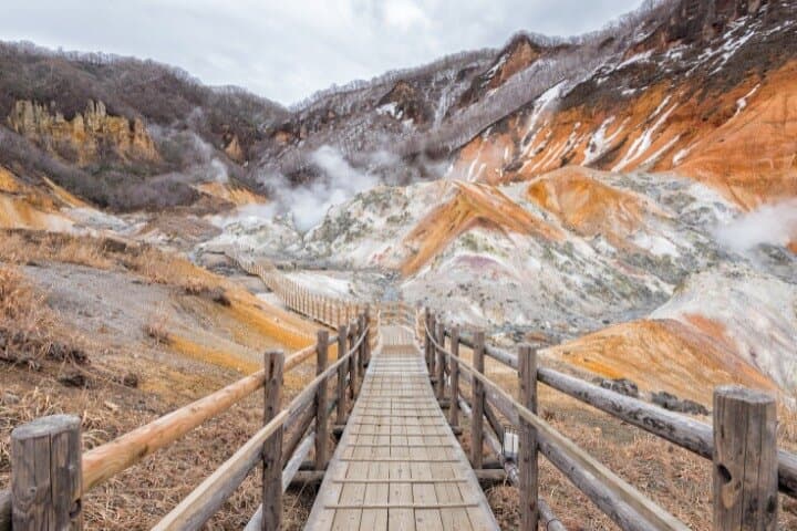 Noboribetsu Hell Valley to Lake Tōya: Hokkaido Earth‑Energy Day Trip