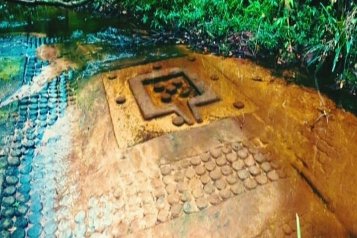Private Jeep Tour to Phnom Kulen and Banteay Srei: Waterfalls and the Pink Sandstone Temple photo 6