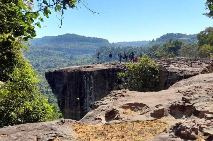 Private Jeep Tour to Phnom Kulen and Banteay Srei: Waterfalls and the Pink Sandstone Temple