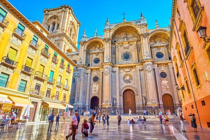Self-Guided Granada Walking Tour: Audio Guide Route from Train Station to Mirador San Nicolás photo 4