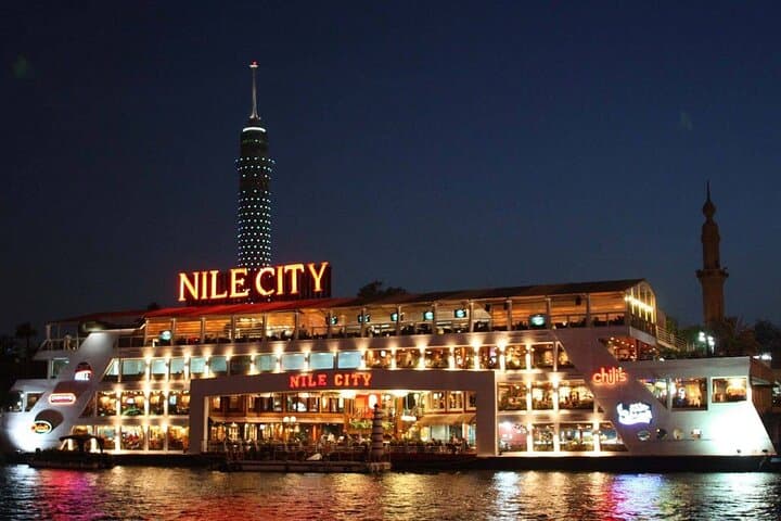 Private Cairo Dinner Cruise on the Nile: Evening Buffet, Live Music & Dance