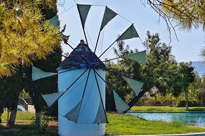 Nea Filadelfeia Walking Tour — Alsos Park, AEK Arena & Refugee Heritage
