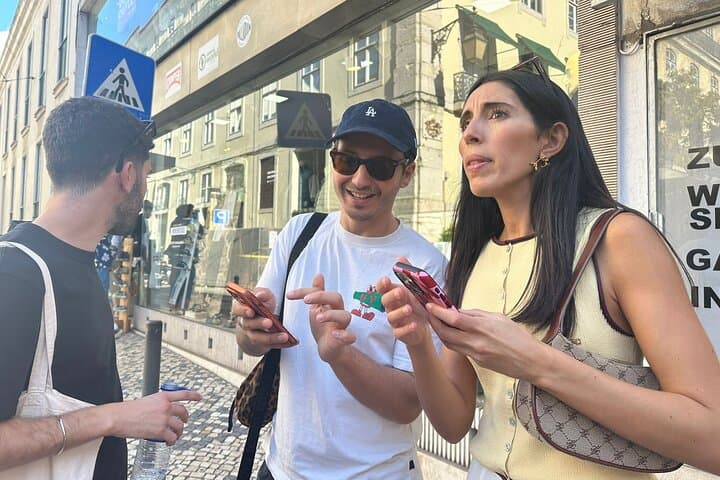 Lisbon Outdoor Treasure Hunt Adventure Game — WhatsApp-Guided City Puzzle photo 4