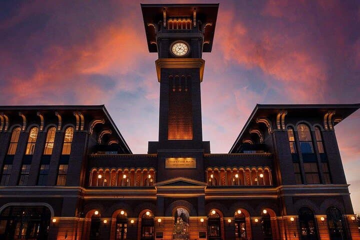 Historic Downtown Grapevine: Private Large-Group Walking Tour (3 hours)