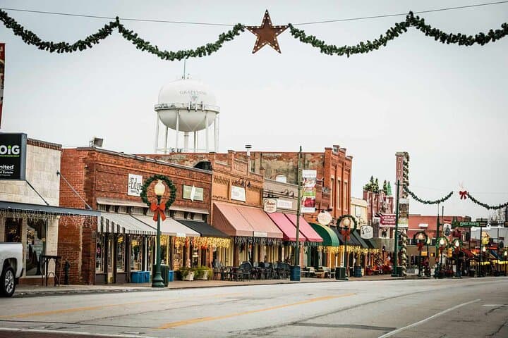 Historic Downtown Grapevine: Private Large-Group Walking Tour (3 hours) photo 6