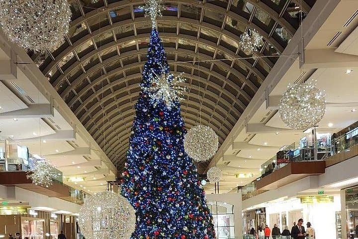 Houston December Holiday Lights Tour: Waterwall, The Galleria & Tanglewood photo 3
