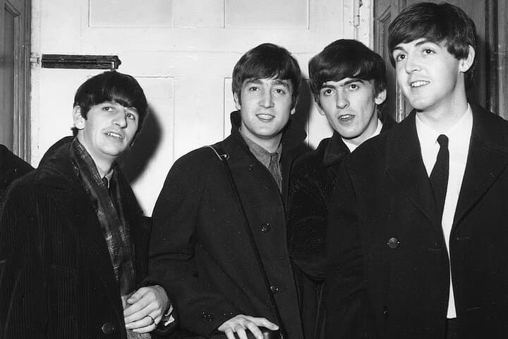 Beatles in Bath Walking Tour — Pulteney Bridge to Roman Baths (90 min) photo 1