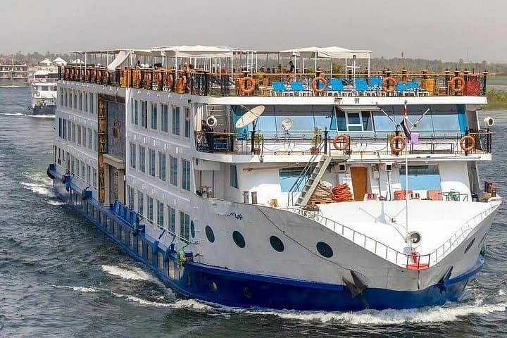 Four-Day Nile Cruise from Aswan to Luxor — Abu Simbel, Temples & Hot Air Balloon photo 2