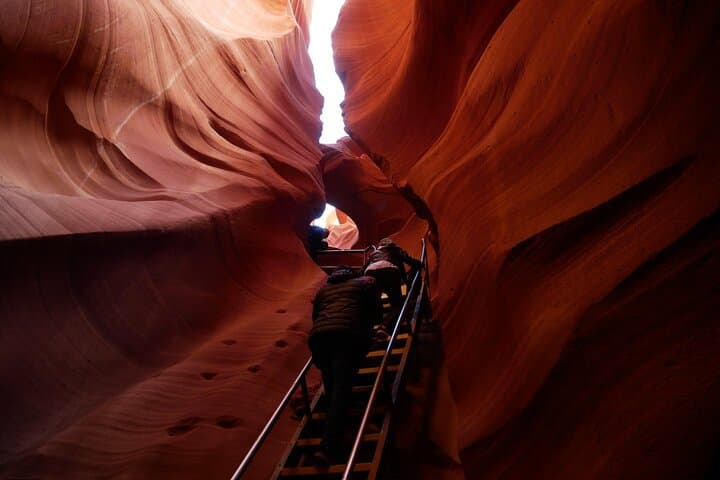 Private Antelope Canyon and Horseshoe Bend Day Tour from Las Vegas