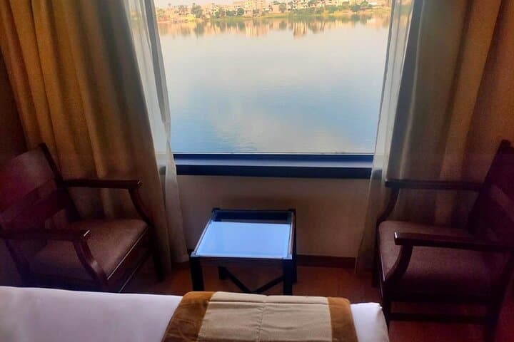 VIP 4-Day Nile Cruise Aswan to Luxor with Hot Air Balloon photo 2
