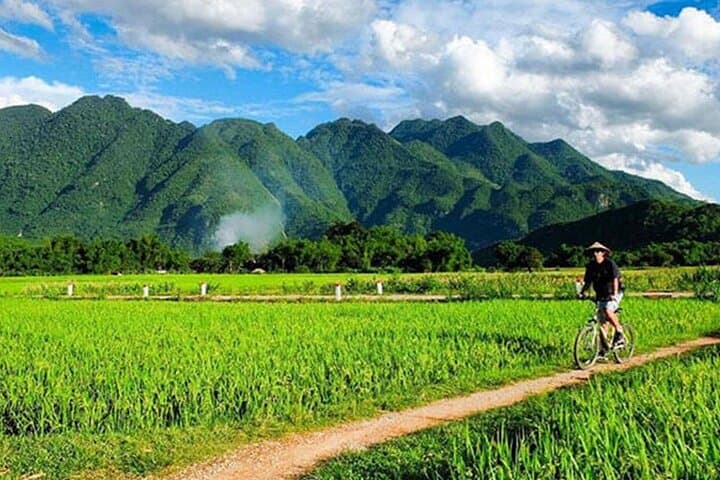 Mai Chau Full-Day Private Tour from Hanoi — Cycle Rice Valleys & Thung Khe Pass photo 2