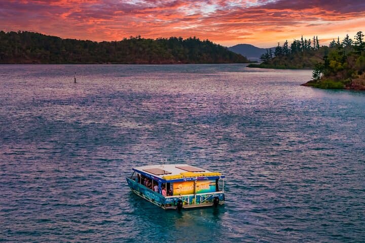 Whitsundays Sunset Cruise from Shute Harbour: Bubbles, Nibbles & Island Vistas