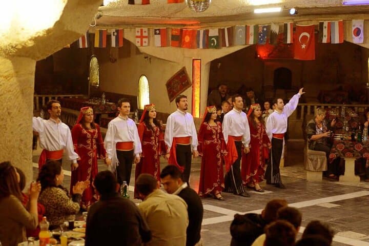 Cappadocia After Dark: Folkloric Turkish Night with Dinner in Göreme