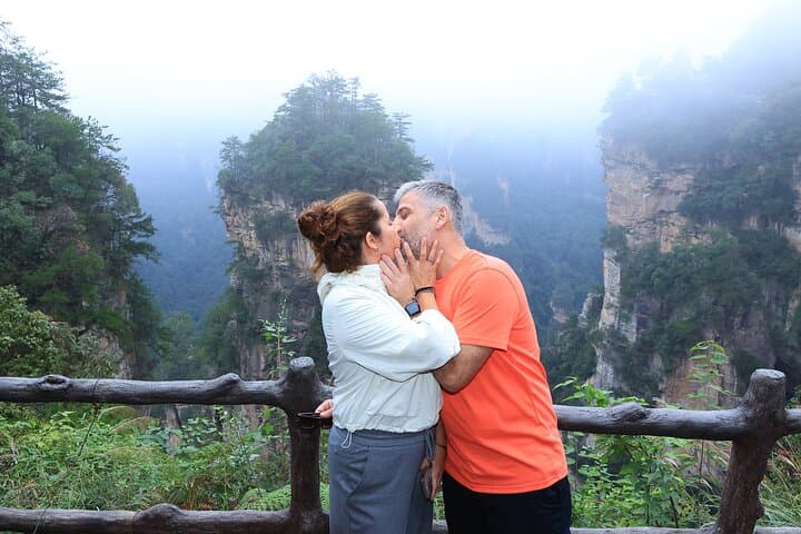 Zhangjiajie Avatar Mountain & Glass Bridge Private Day Tour — Full-Day Highlights photo 3
