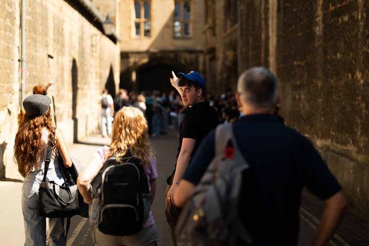 Oxford Walking and Chauffeured Punting Tour — Alumni-Led With New College Access photo 2