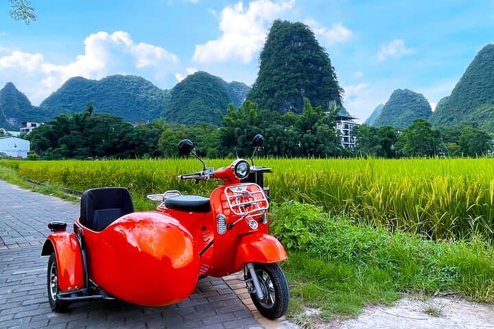 Xianggong Hill to Yulong River: Private Yangshuo Tour with Sunrise Views, Rafting & Cycling photo 5