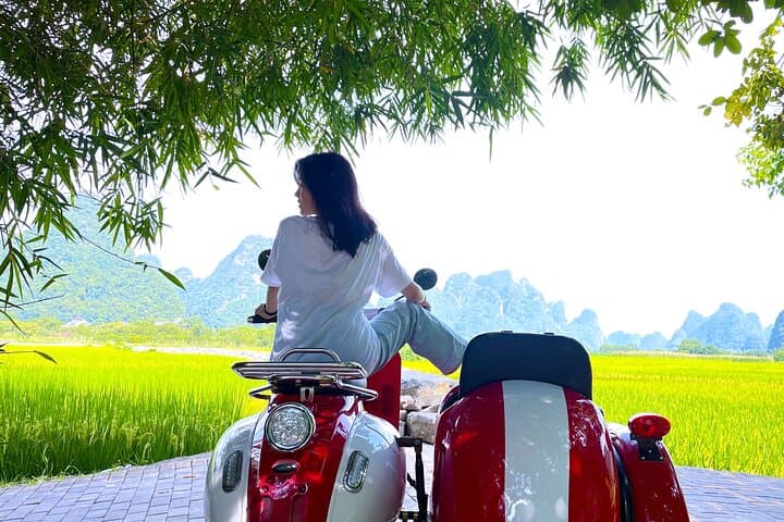 Xianggong Hill to Yulong River: Private Yangshuo Tour with Sunrise Views, Rafting & Cycling photo 6