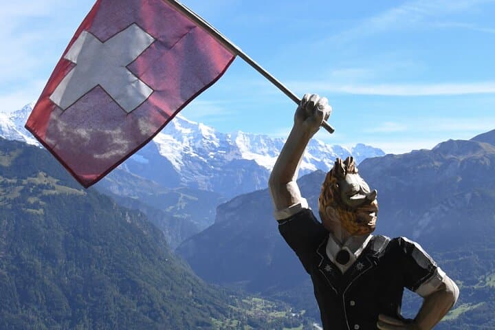 Interlaken to Lauterbrunnen & Blausee: Private Swiss Alps Day Tour