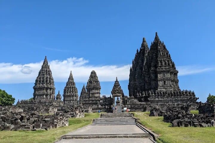 Merapi Sunrise, Prambanan & Borobudur: Full-Day Yogyakarta Adventure
