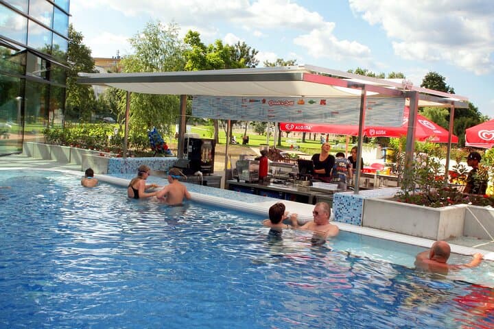 Paskál Thermal Bath — Budapest’s Modern Thermal Escape for Families and Wellbeing photo 4