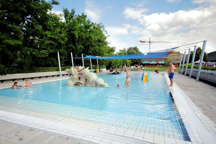 Paskál Thermal Bath — Budapest’s Modern Thermal Escape for Families and Wellbeing photo 5