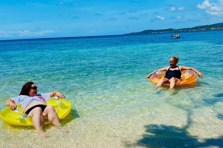 Family-Friendly Sloth, Macaw & Iguana Tour with Brady's Cay Beach photo 5
