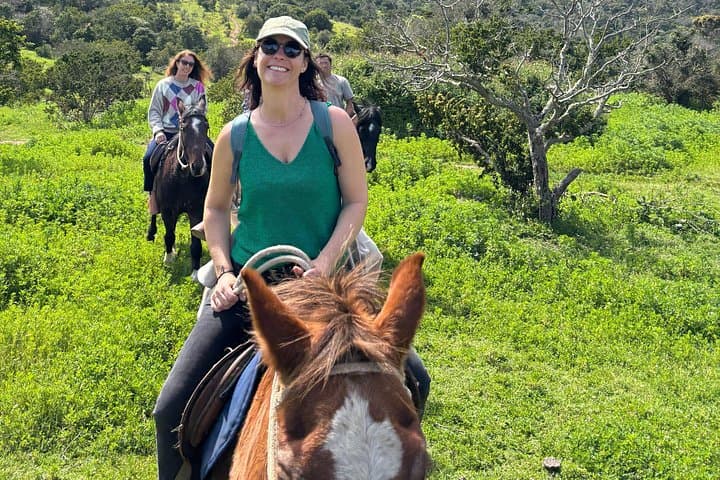 Private Horseback Ride to Cerro el Mollar and Cachagua Hills photo 2