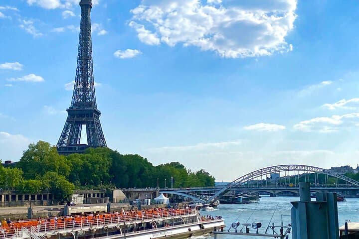 Eiffel Tower Summit and Seine River Discovery: Private Paris Panorama & Cruise photo 2