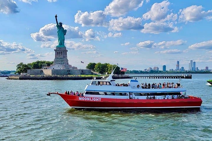 NYC Iconic Landmarks Harbor Cruise — 75-Minute Skyline & Statue of Liberty Views photo 1