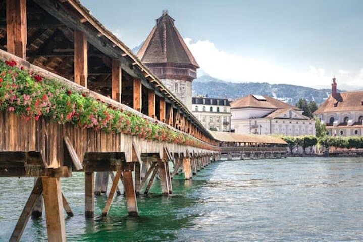 Lucerne Top Sights: Partially Guided Day Trip from Zurich