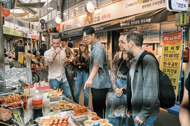 Tongin Market Food Tour Near Gyeongbokgung: Makgeolli & Seven Korean Street Tastings photo 5