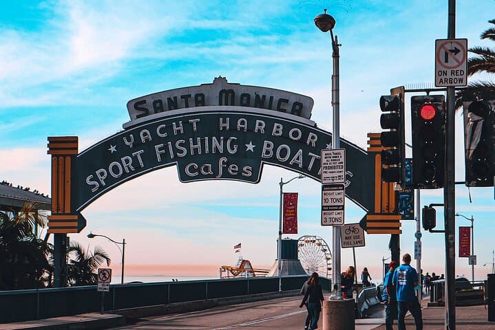 Las Vegas to Los Angeles Day Tour: Santa Monica Pier, Beverly Hills & Hollywood Highlights photo 2