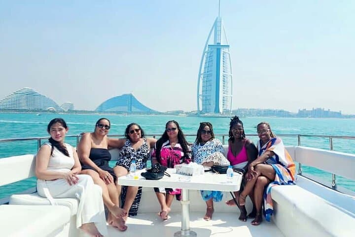 Dubai Marina Private Yacht Charter — Cruise to Atlantis & Burj Al Arab