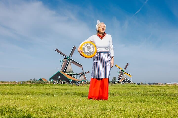 Zaanse Schans & Volendam Day Tour: Windmills, Cheese and Dutch Coastal Charm photo 2