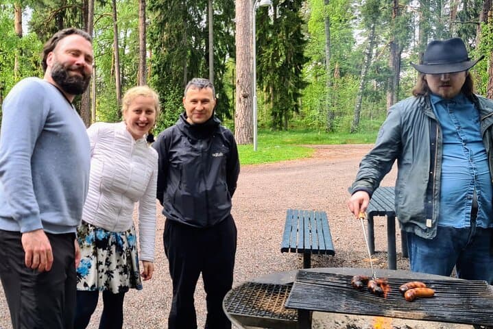 Explore Helsinki by E‑Bike: Sauna, Seurasaari BBQ & Forest Parks in One Day