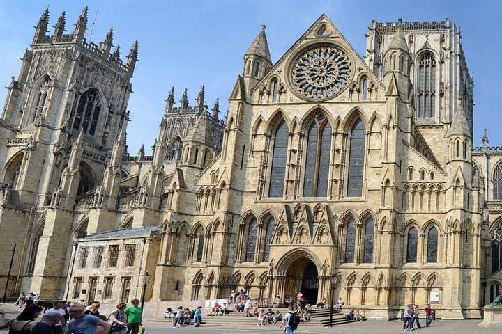 Exterior Walking Tour of York Minster with Group Access — Audio-Guided Interior Visit
